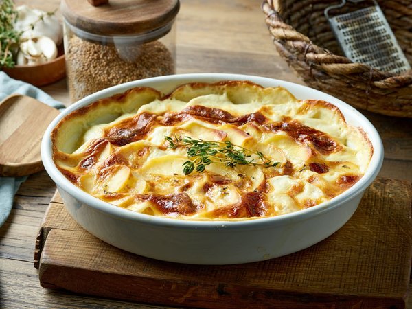 Quels sont les conseils pour un gratin de pâtes aux quatre fromages et chapelure croustillante ?